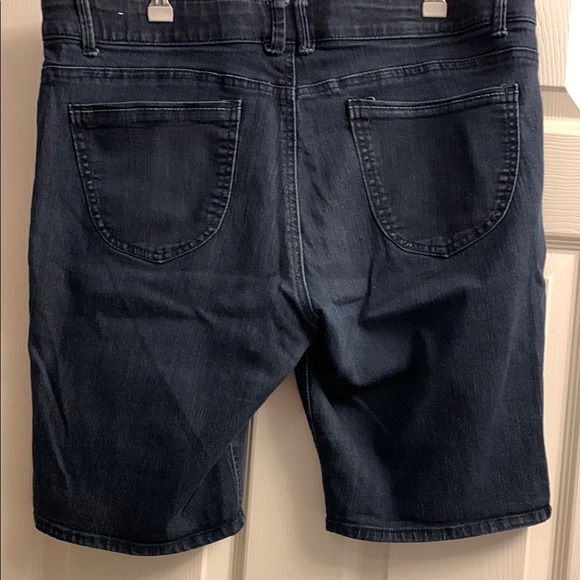 Dana Buchman Dark Denim Bermuda Slimming Shorts 14 - Picture 2 of 4